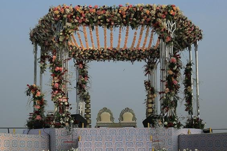 A-Fairytale-Wedding-with-Dreamy-Floral-Decor-and-Luxury-Celebrations