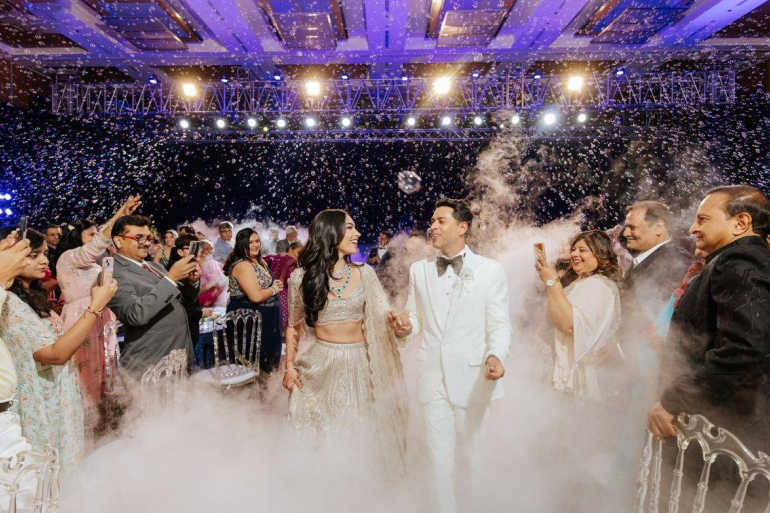 Aishwarya-Pandit-Wedding-Reception-with-Shah-Rukh-Khan-Bollywood-Celebrities