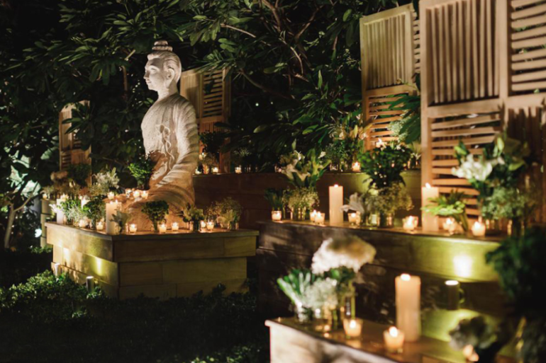 Classy-Retro-Floral-Wedding-Decor-Ideas-by-a-Luxury-Wedding-Planner-That-Stole-the-Spotlight-at-a-Celebrity-Wedding