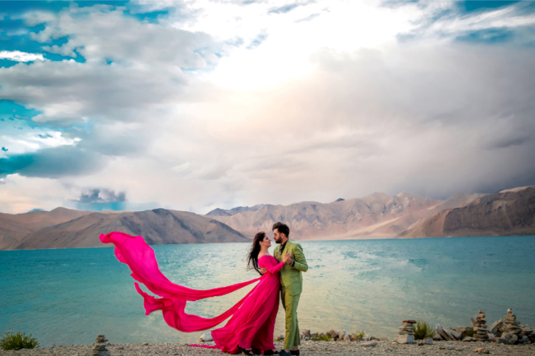 Kunica-and-Rahul-Ladakh-Pre-Wedding-Photoshoot-Planned-by-a-Destination-Wedding-Planner