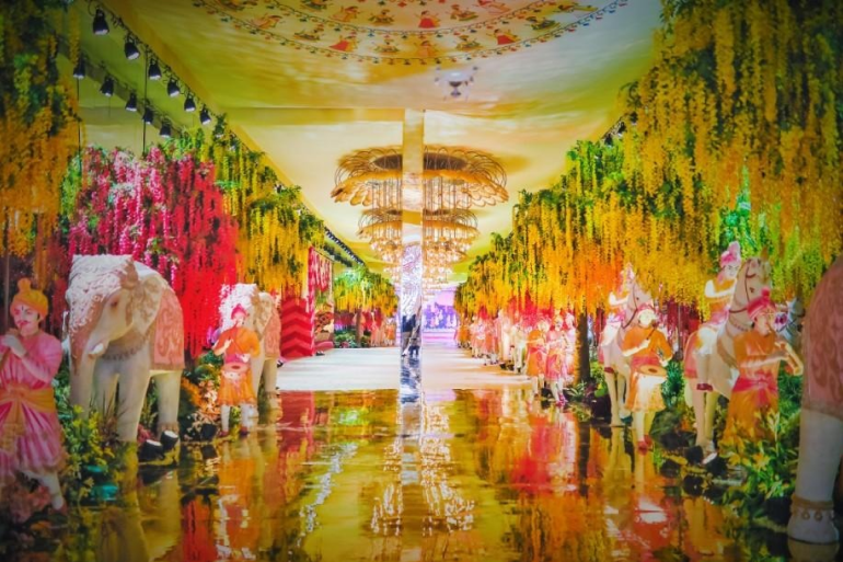 Luxury-Wedding-Planner-Designs-a-VrindavanThemed-Grand-Wedding-in-Hyderabad-Chandani-Vedanth