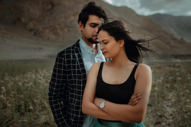 Romantic-PreWedding-Photoshoot-in-Ladakh-Nature-Spirituality-Love-Captured-by-Ombre-by-Harsheen-Jammu