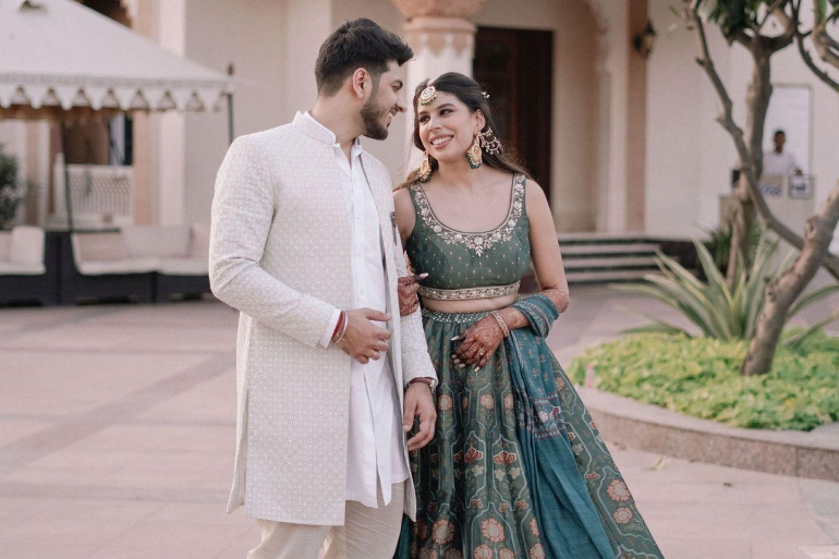 Shefali-Abhishek-Jodhpur-Wedding-Anita-Dongre-Mehendi-Lehenga