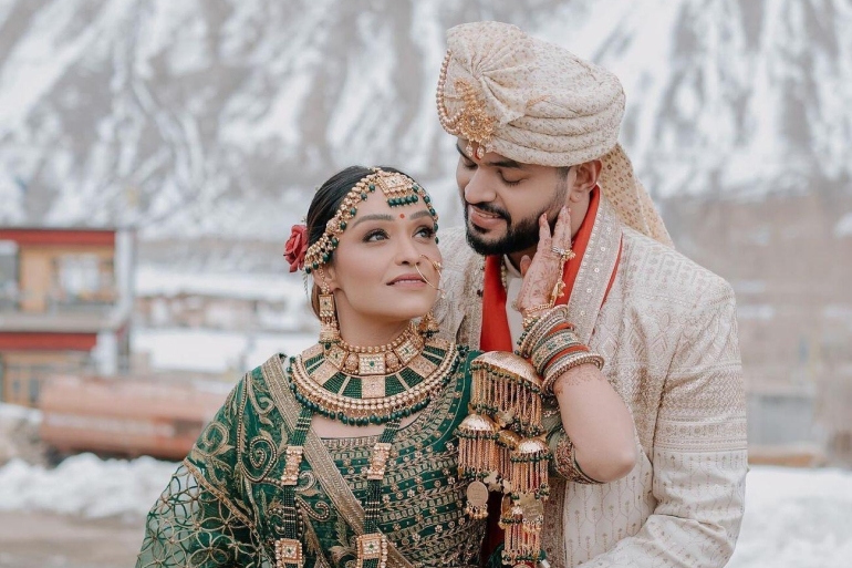 Spiti-Valley-Wedding-at-25C-India-Most-Adventurous-Road-Trip-Wedding