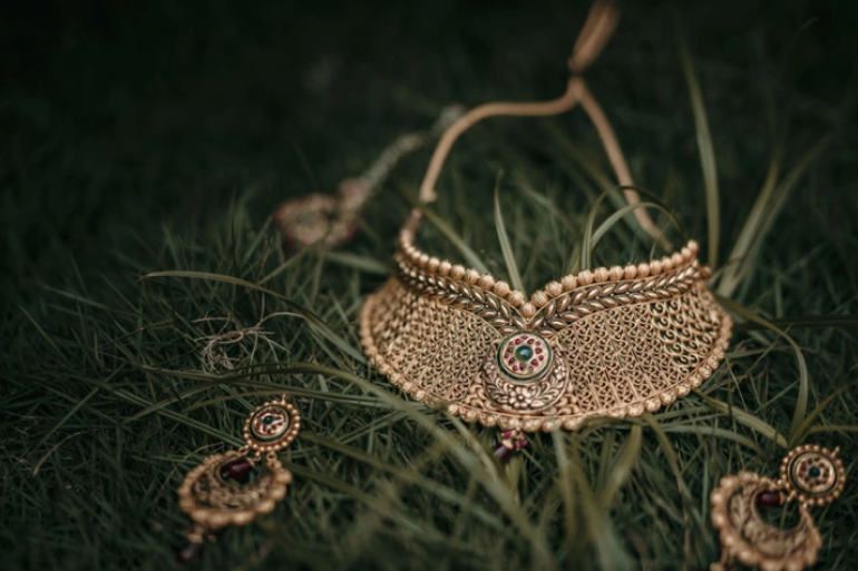 Tanishq-Bridal-Jewelry-for-Mehndi-Haldi-Wedding-Reception-Real-Bride-Looks-Every-Indian-Bride-Loves