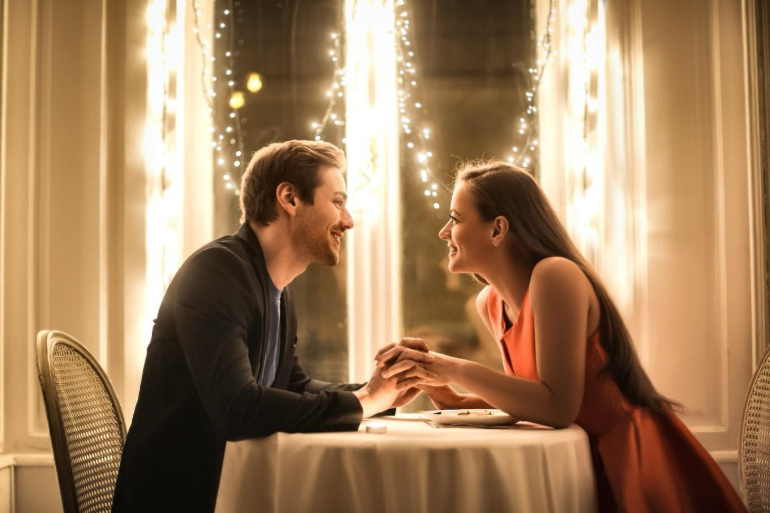 Top 5 Romantic Anniversary Gift Ideas for Couples: Unique, Thoughtful & Memorable Inspiration Top-5-Romantic-Anniversary-Gift-Ideas-for-Couples-Unique-Thoughtful-Memorable-Inspiration