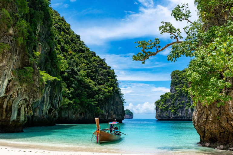 Top 5 Romantic Proposal Spots in Thailand for Couples | Dream Destination Engagement Ideas Top-5-Romantic-Proposal-Spots-in-Thailand-for-Couples-Dream-Destination-Engagement-Ideas