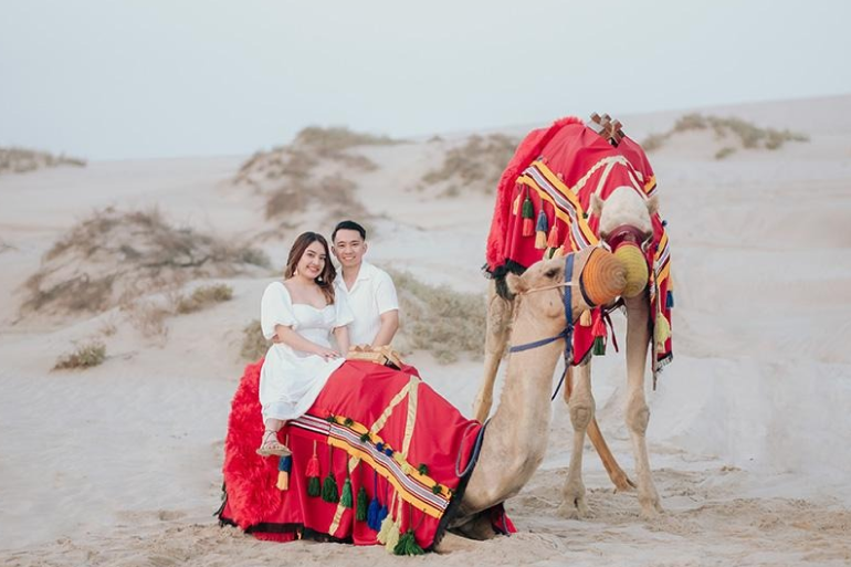joel-carmina-qatar-desert-proposal-sealine-dunes