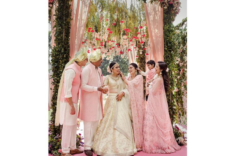 this-bride-relocated-her-wedding-from-thailand-to-delhi