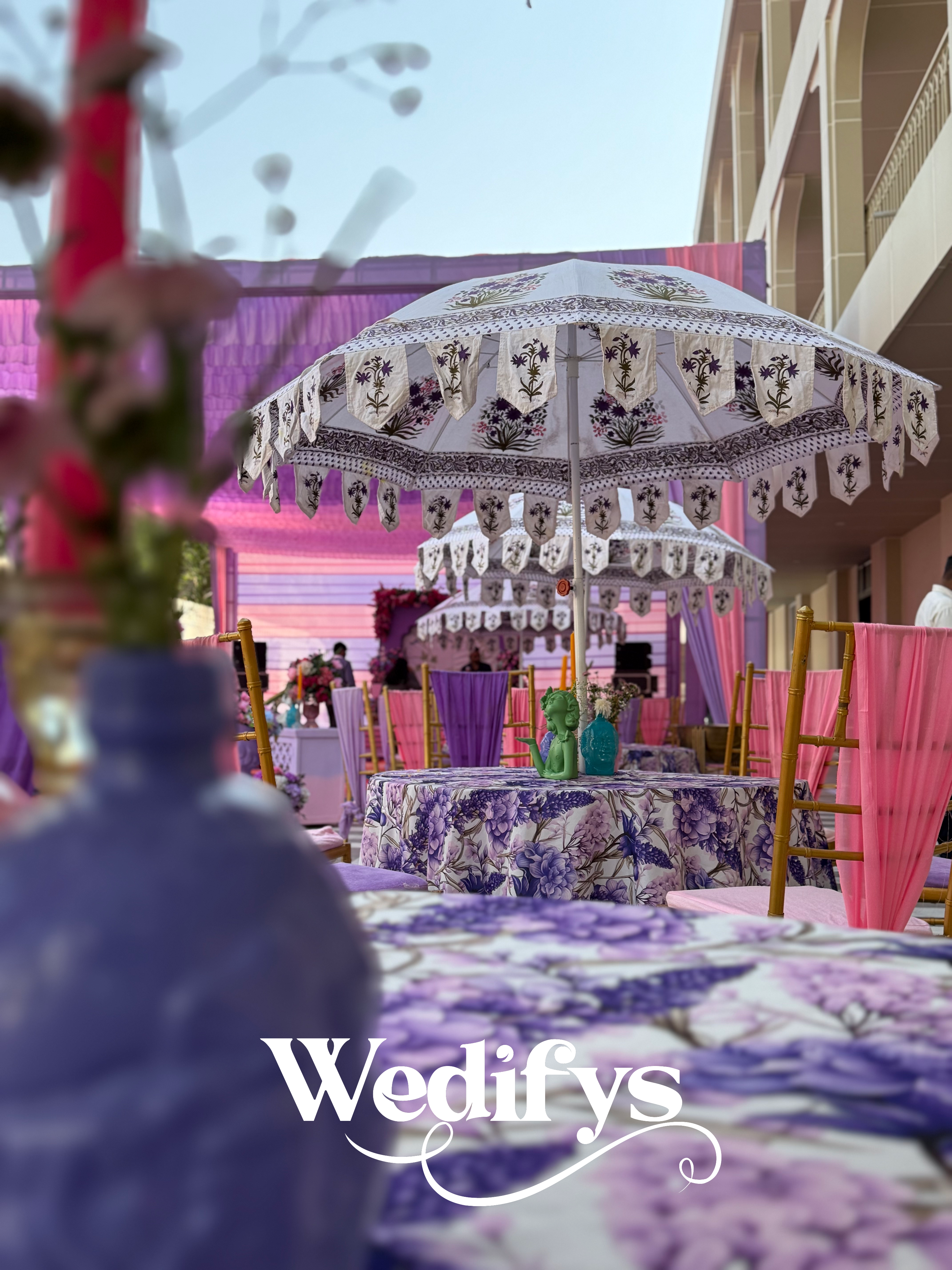 Pastel-Haldi-Sitting-Setup-with-Umbrella-Decor-and-Floral-Tables-04132026